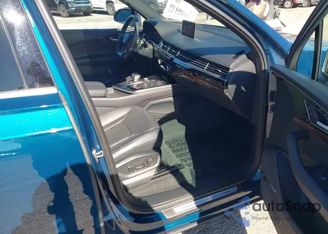 2018 Audi Q7 3.0T Premium из США, поврежденный, VIN WA1VAAF75JD052564